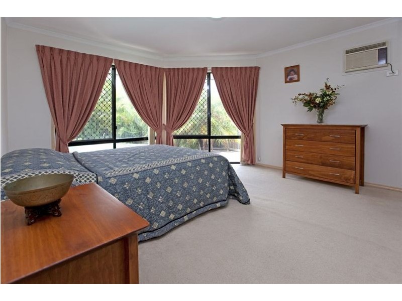 2 Stockton Close, Carindale QLD 4152