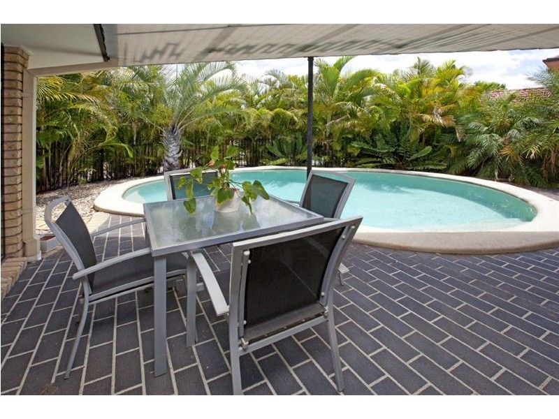 2 Stockton Close, Carindale QLD 4152