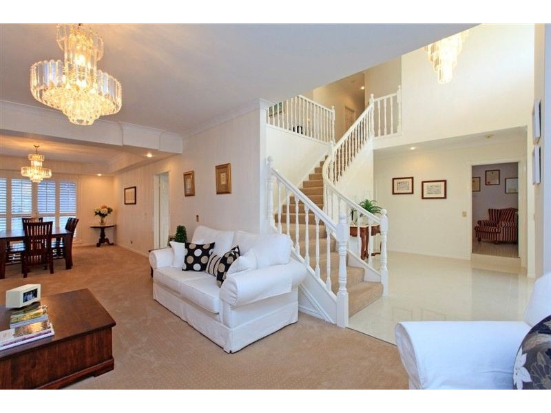 50 Golden Oak Crescent, Carindale QLD 4152