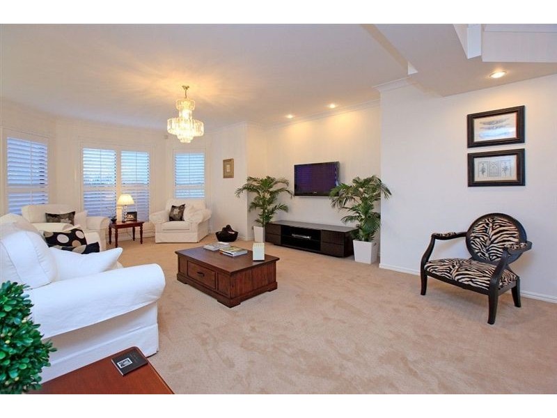 50 Golden Oak Crescent, Carindale QLD 4152