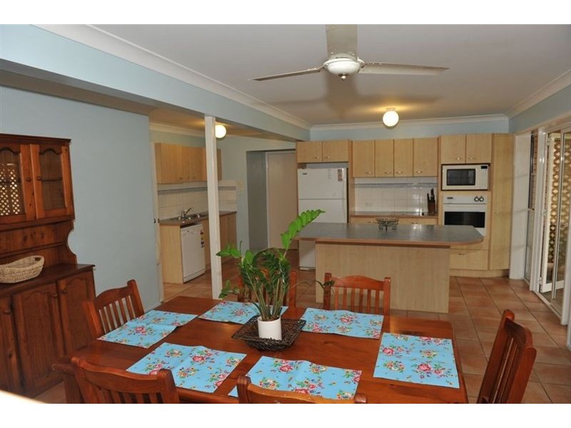 50 Cadogan Street, Carindale QLD 4152