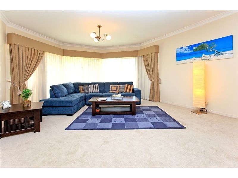 38 Glastonbury Place, Carindale QLD 4152