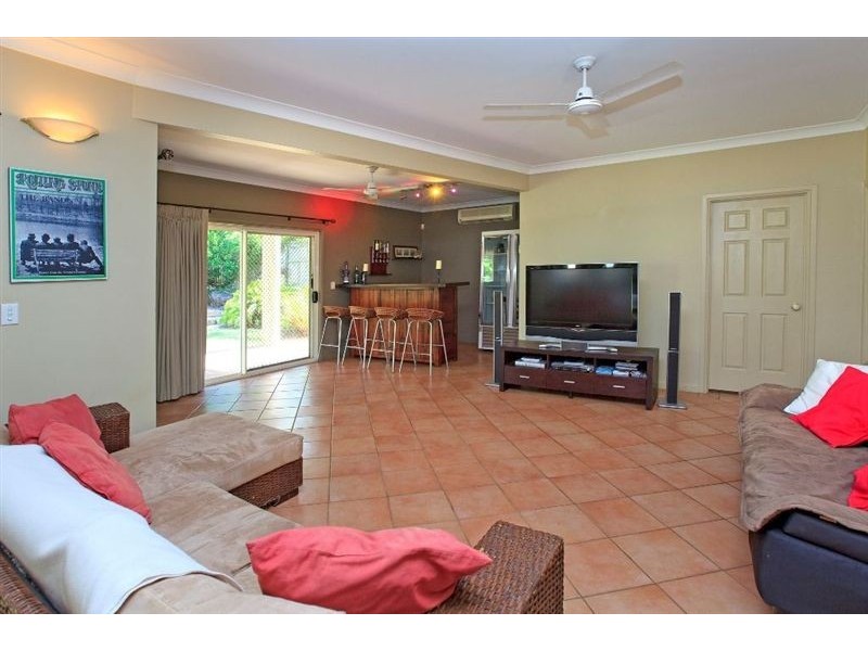 38 Glastonbury Place, Carindale QLD 4152