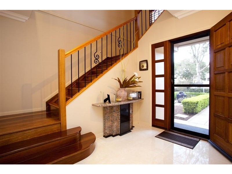 3 Robertson Avenue, Greenslopes QLD 4120