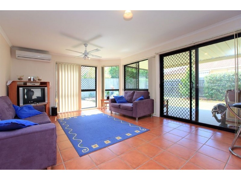 1 Coventry Circuit, Carindale QLD 4152