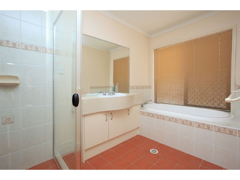 1 Coventry Circuit, Carindale QLD 4152