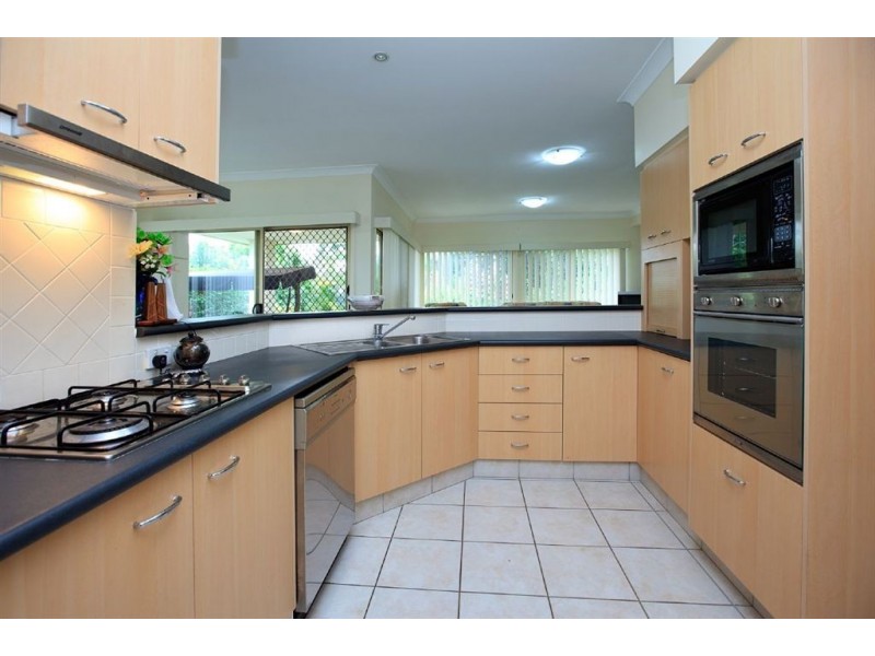 19 Oleander Place, Carindale QLD 4152