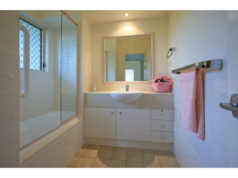 19 Oleander Place, Carindale QLD 4152