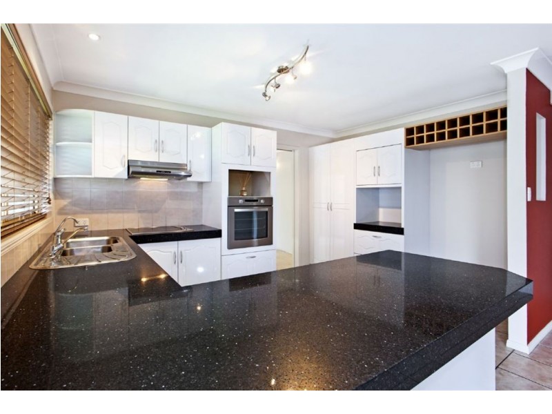 14 Stoddart Court, Carindale QLD 4152