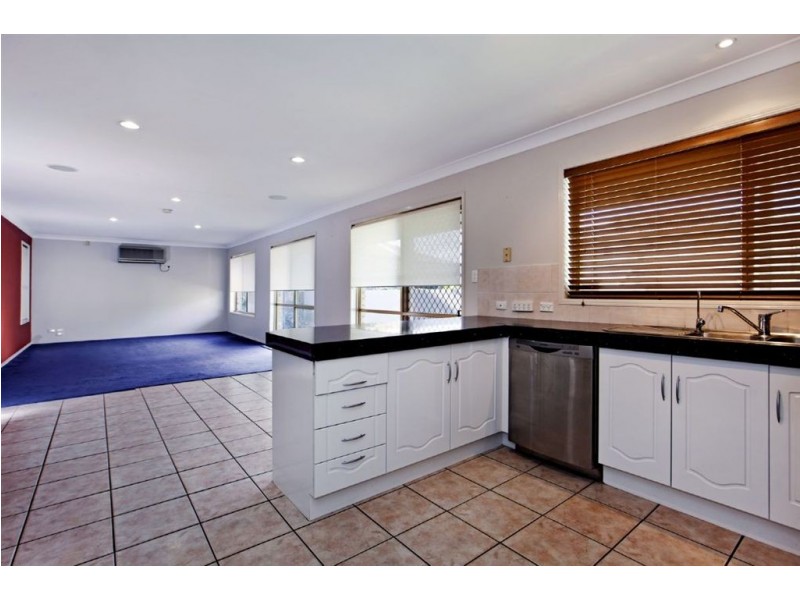 14 Stoddart Court, Carindale QLD 4152