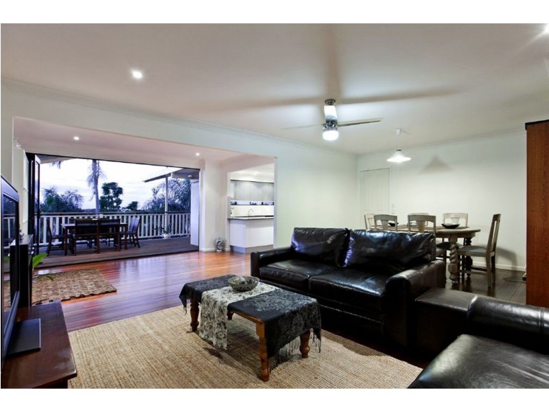 27 Pavo Street, Camp Hill QLD 4152