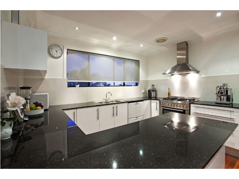 27 Pavo Street, Camp Hill QLD 4152