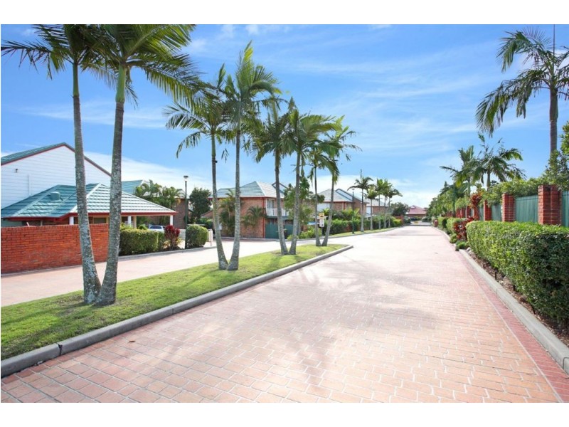 24/116 Meadowlands Road, Carina QLD 4152