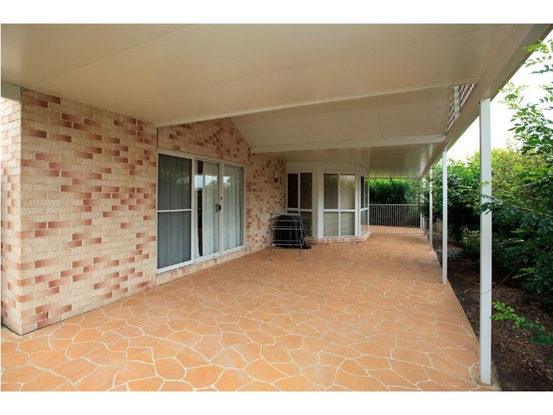 71 Amersham Crescent, Carindale QLD 4152