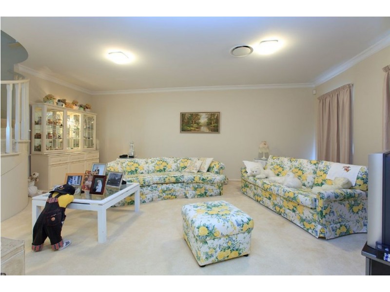 71 Amersham Crescent, Carindale QLD 4152