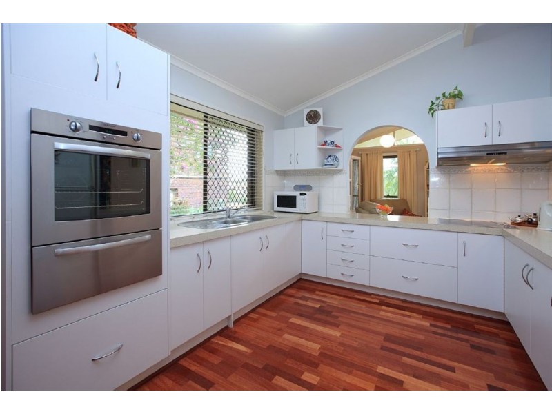 16 Helmsley Court, Carindale QLD 4152