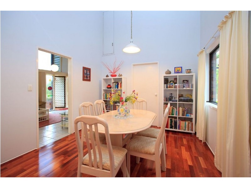 16 Helmsley Court, Carindale QLD 4152