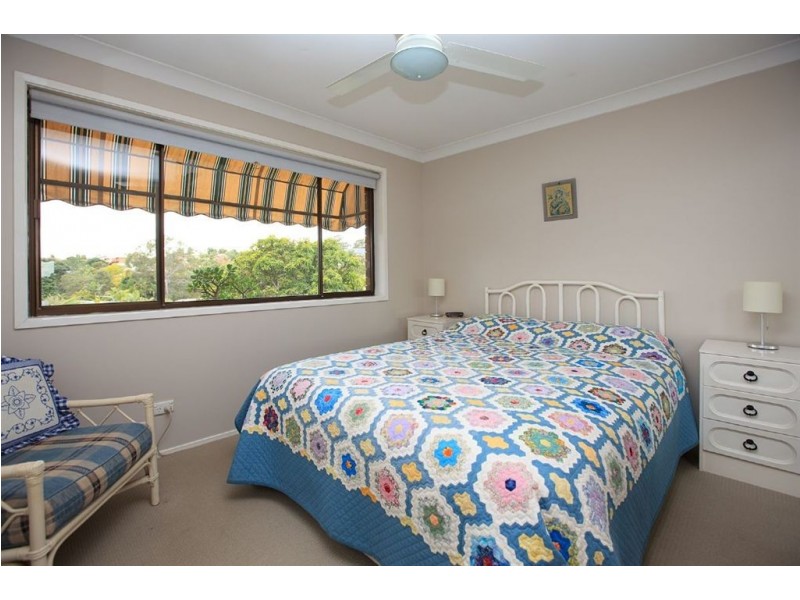 16 Helmsley Court, Carindale QLD 4152