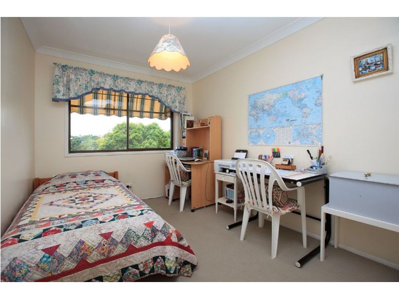 16 Helmsley Court, Carindale QLD 4152