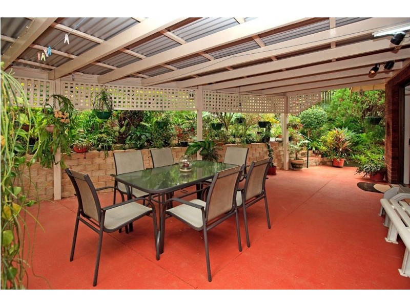 16 Helmsley Court, Carindale QLD 4152