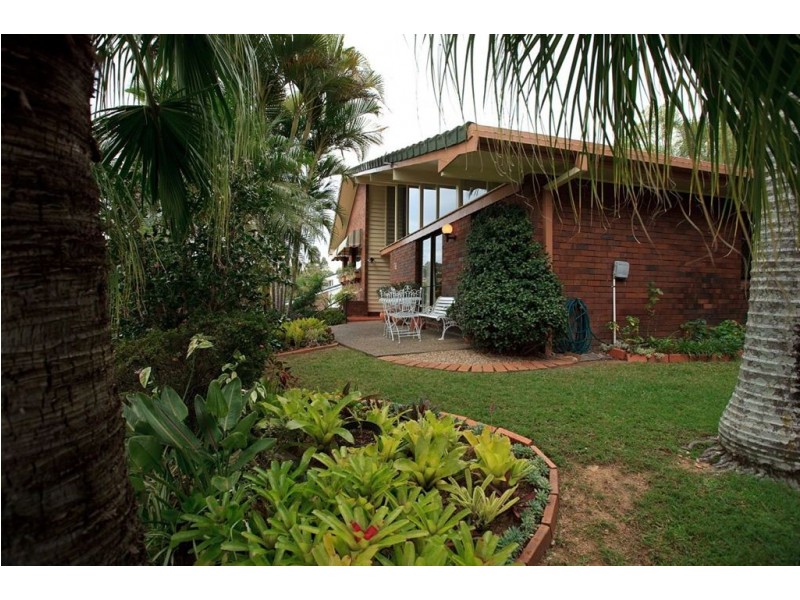 16 Helmsley Court, Carindale QLD 4152