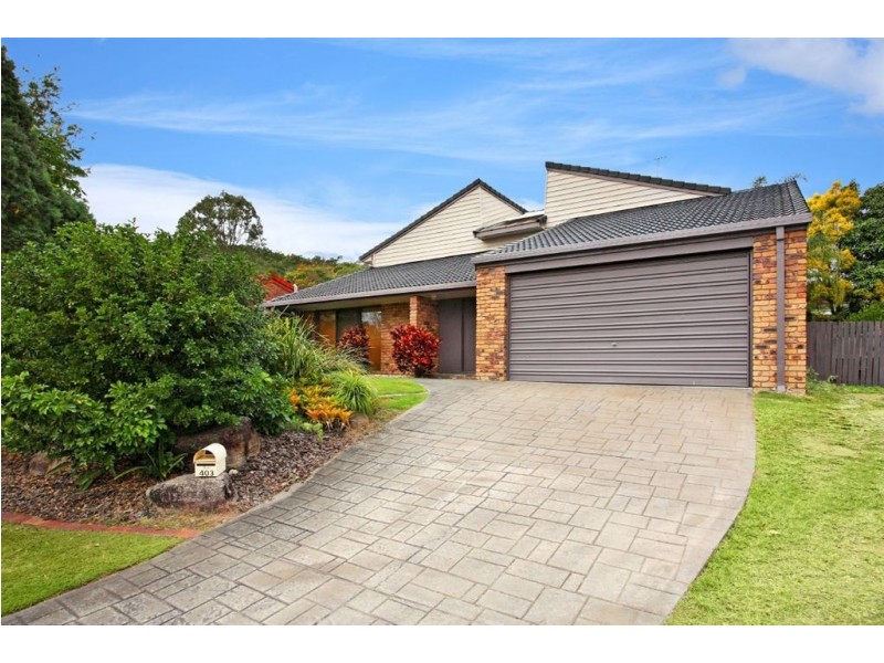 403 Winstanley Street, Carindale QLD 4152