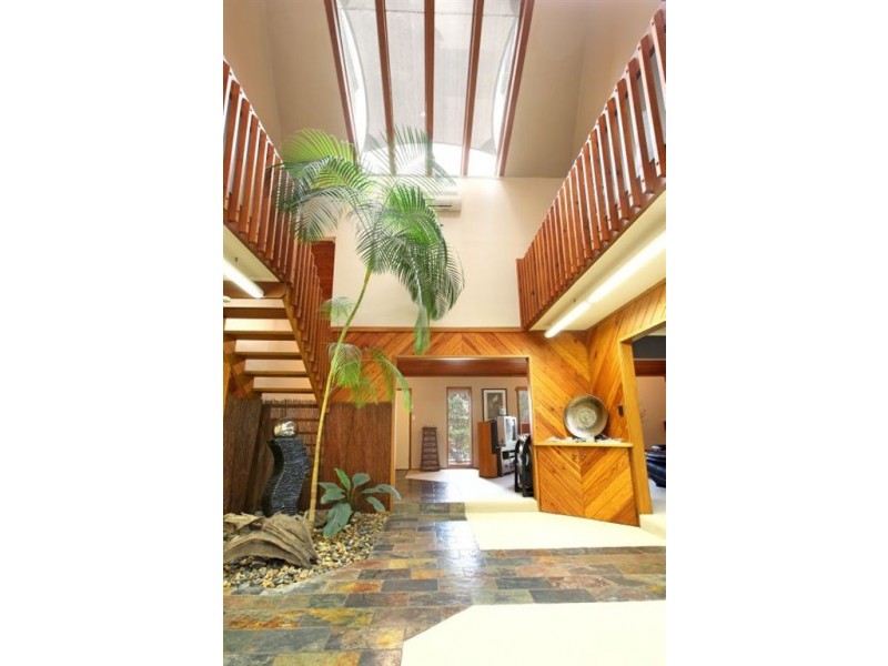 403 Winstanley Street, Carindale QLD 4152