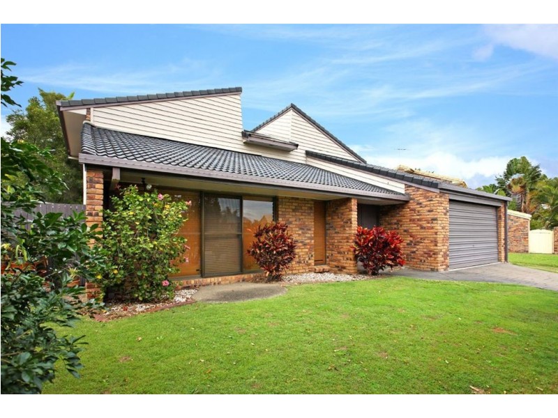 403 Winstanley Street, Carindale QLD 4152