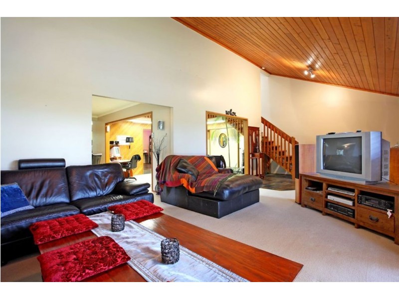 403 Winstanley Street, Carindale QLD 4152