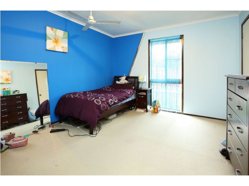 403 Winstanley Street, Carindale QLD 4152