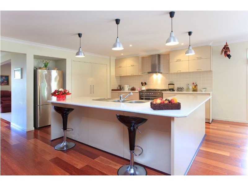 11 Darling Terrace, Wakerley QLD 4154