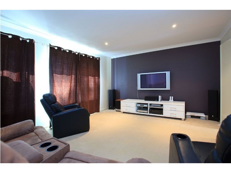 11 Darling Terrace, Wakerley QLD 4154