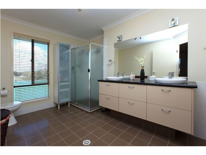 11 Darling Terrace, Wakerley QLD 4154