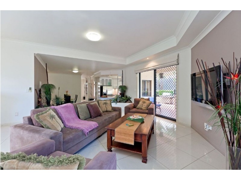 8 Turubul Crescent, Carindale QLD 4152