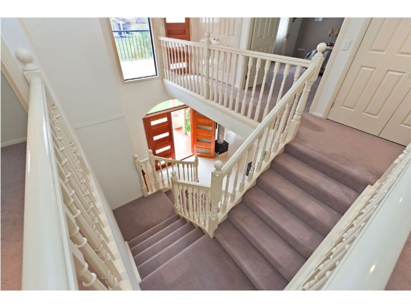 8 Turubul Crescent, Carindale QLD 4152