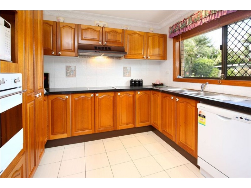 76 Cadogan Street, Carindale QLD 4152