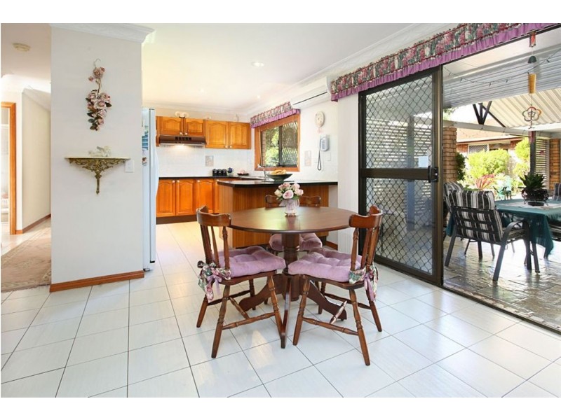 76 Cadogan Street, Carindale QLD 4152