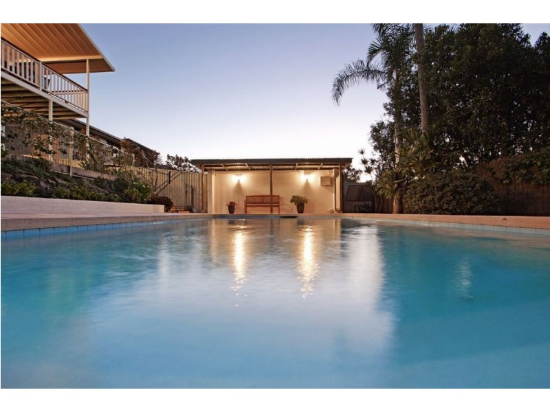 27 Pavo Street, Camp Hill QLD 4152