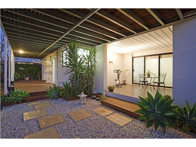 27 Pavo Street, Camp Hill QLD 4152