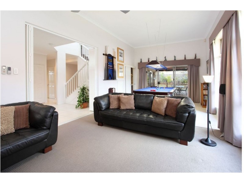 5 Oppermann Place, Carindale QLD 4152