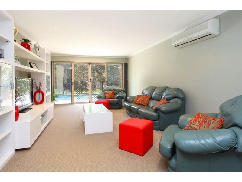 36 Amersham Crescent, Carindale QLD 4152