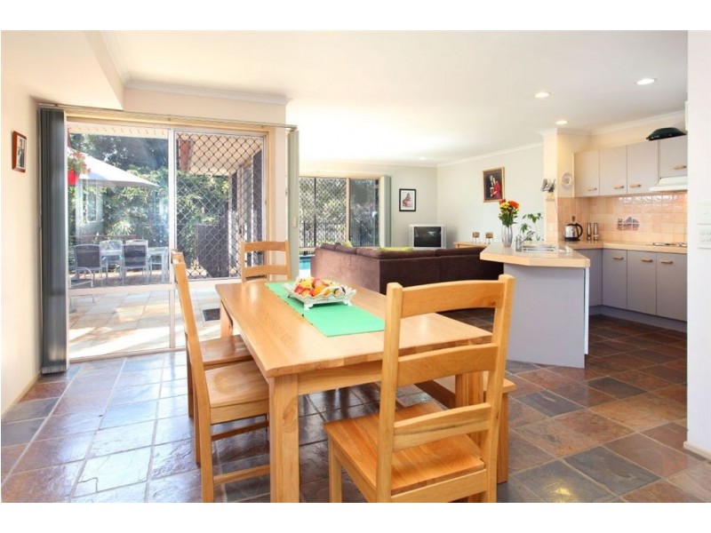 36 Amersham Crescent, Carindale QLD 4152