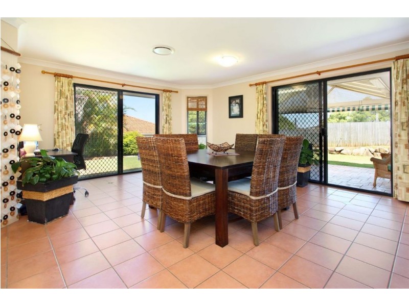 49 Clearmount Crescent, Carindale QLD 4152