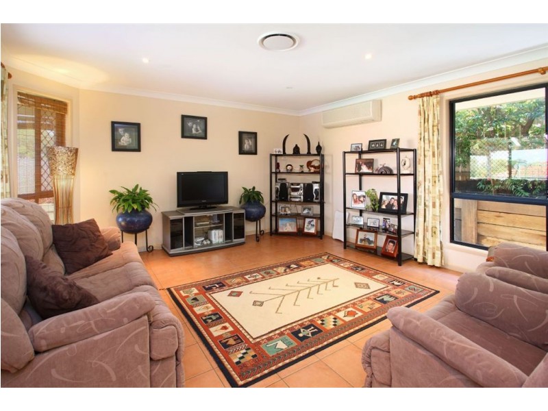 49 Clearmount Crescent, Carindale QLD 4152