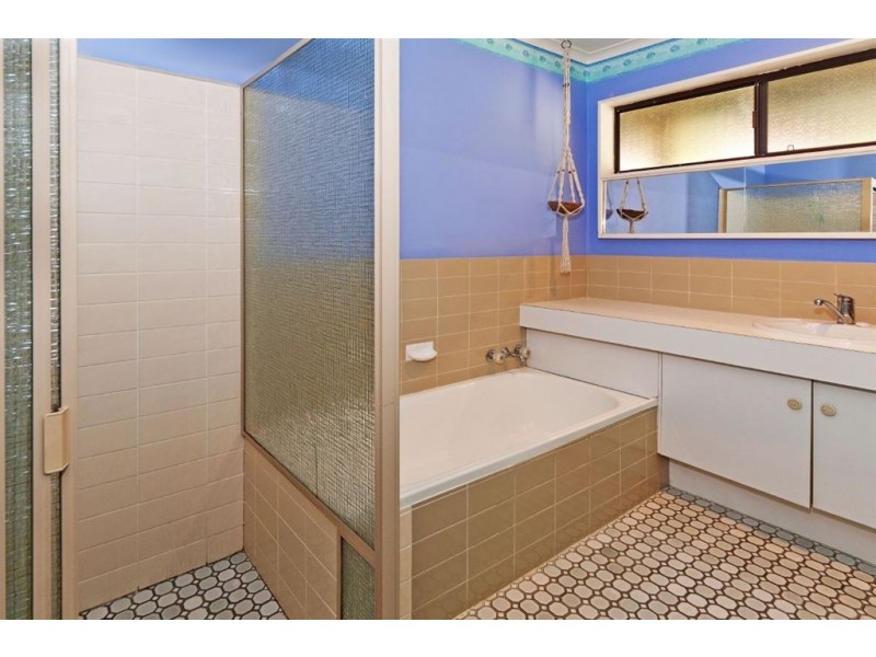 2 Oxley Court, Springwood QLD 4127