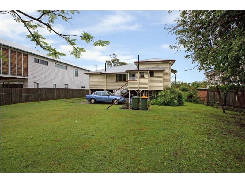 45 Lloyd Street, Camp Hill QLD 4152