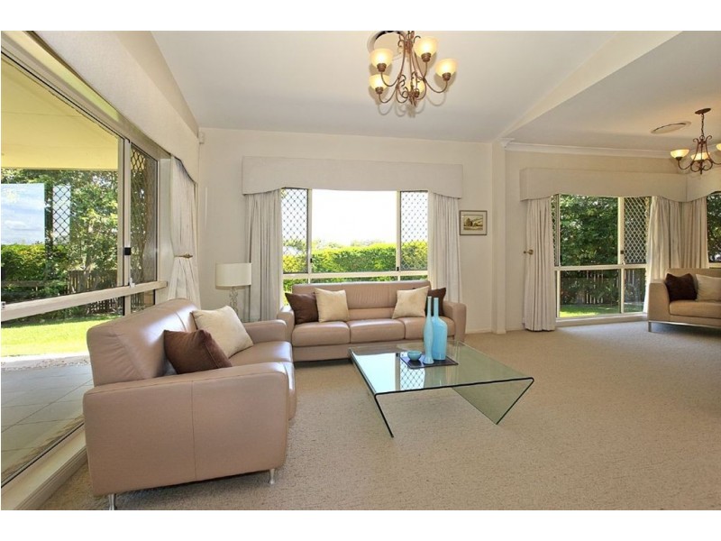 50 Piccadilly Place, Carindale QLD 4152