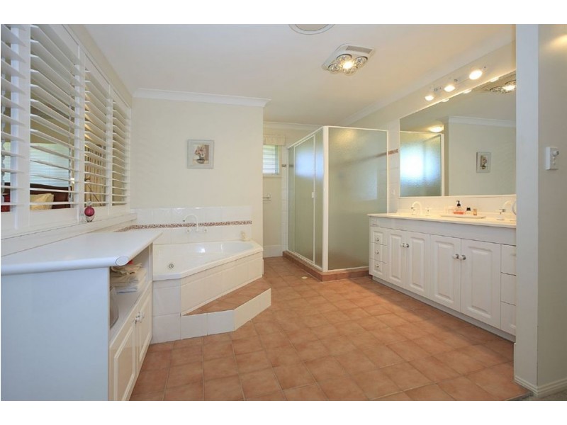 50 Piccadilly Place, Carindale QLD 4152