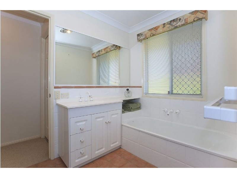 50 Piccadilly Place, Carindale QLD 4152