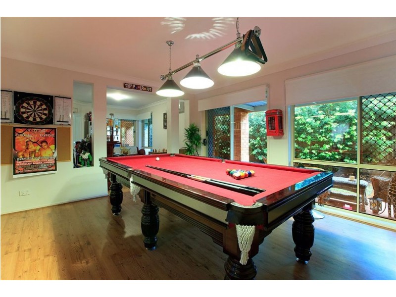 37 Clearmount Crescent, Carindale QLD 4152